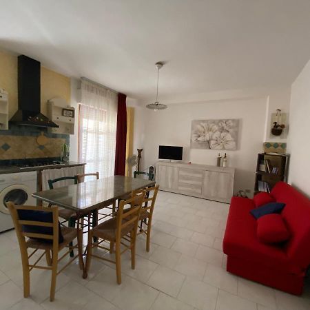 A Casa Di Glo' Apartment Porto Torres Exterior foto